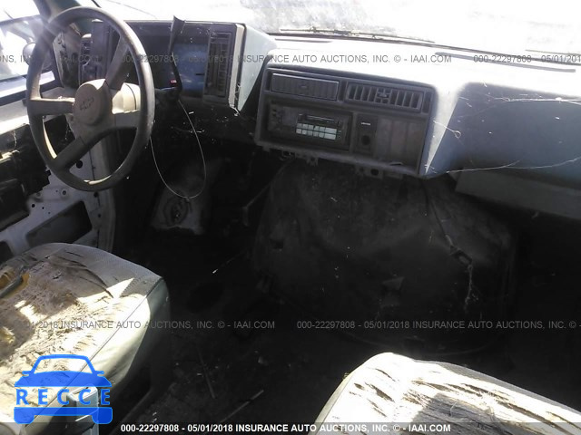 1988 CHEVROLET ASTRO 1GCCM15Z7JB259735 image 4