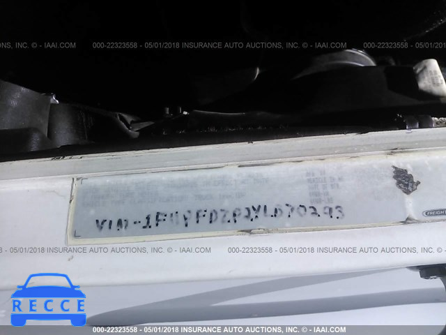 2000 FREIGHTLINER CONVENTIONAL FLD120 1FUPFDZB2YLB70293 image 9