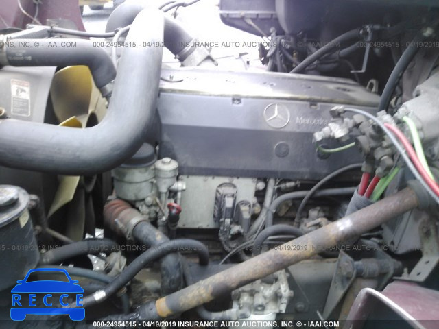 2001 FREIGHTLINER FL70 1FVABTCS91HH98456 image 9