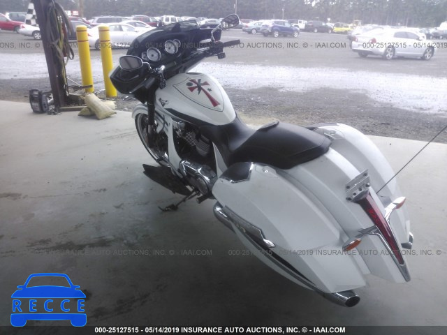 2016 VICTORY MOTORCYCLES MAGNUM 5VPYW36N8G3048801 Bild 2