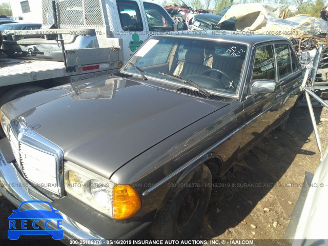 1982 MERCEDES-BENZ 240 D WDBAB23A8CB355438 image 1