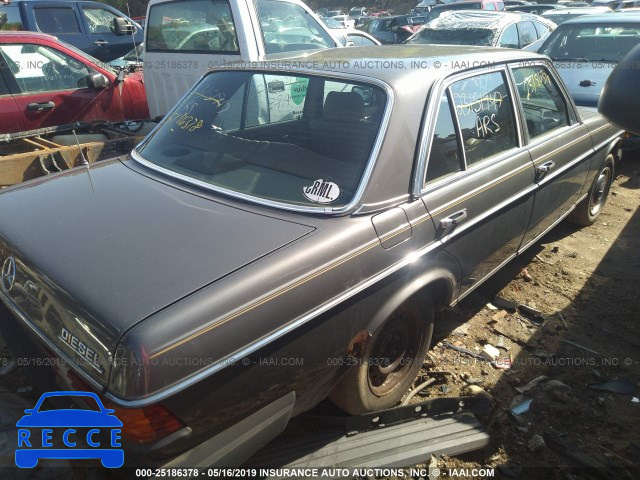 1982 MERCEDES-BENZ 240 D WDBAB23A8CB355438 image 3