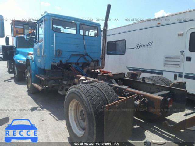 2002 FREIGHTLINER MEDIUM CONVENTIONAL FL80 1FUBBXAK12DJ69587 image 2