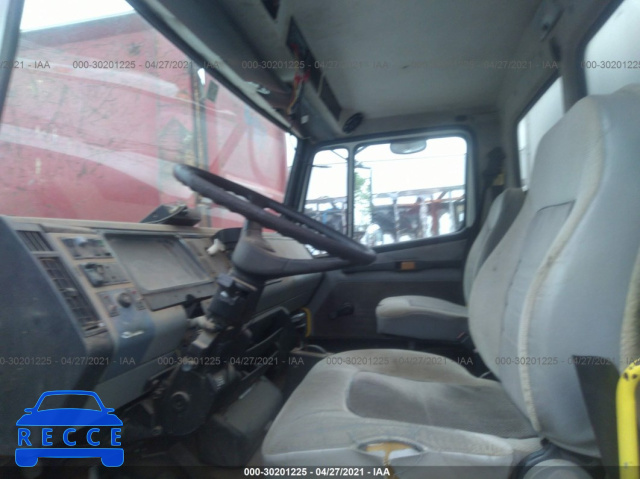 2002 FREIGHTLINER MEDIUM CONVENTIONAL FL70 1FVABSAK02HK01884 image 4