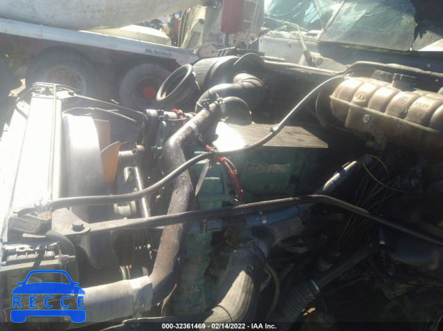 2002 FREIGHTLINER ST120 ST120 1FUJBBCG42LJ35513 image 9