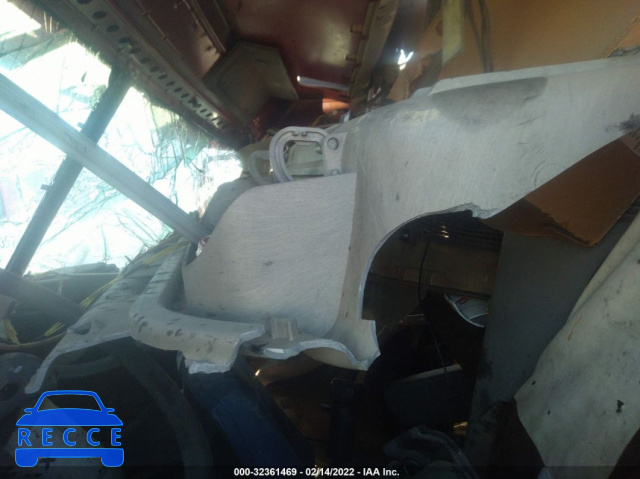 2002 FREIGHTLINER ST120 ST120 1FUJBBCG42LJ35513 image 4
