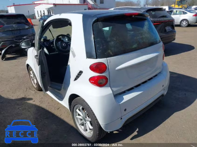 2016 SMART FORTWO ELECTRIC DRIVE PASSION WMEEJ9AA4GK845688 image 2