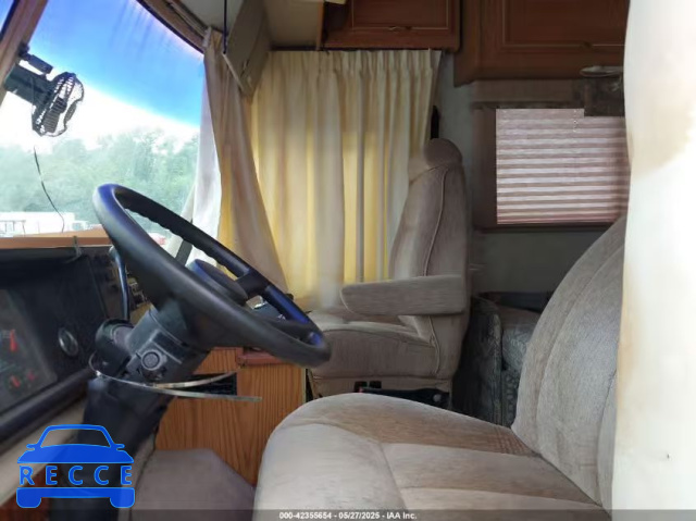 1997 CHEVROLET P30 1GBKP37J6V3309745 image 4