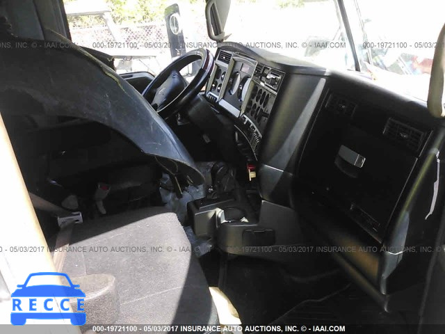 2009 KENWORTH T660 T660 1XKADB9X59J221285 image 4