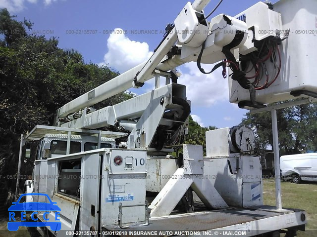 2000 FREIGHTLINER FL70 1FV6HFBA8YHF39465 image 2