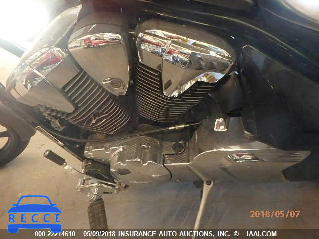 2016 HONDA VT1300 CX JH2SC6142GK100045 Bild 8