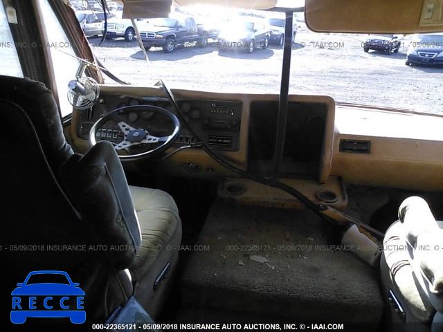1984 CHEVROLET P30 1GBKP37W6E3320157 image 4