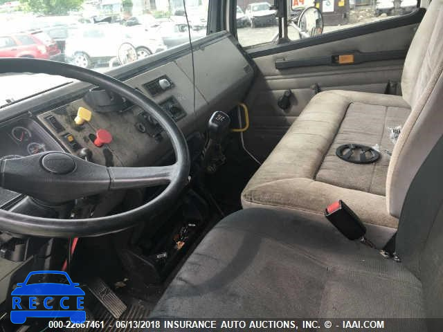 2003 FREIGHTLINER MEDIUM CONVENTIONAL FL70 1FUBBTBV93HK80402 image 4