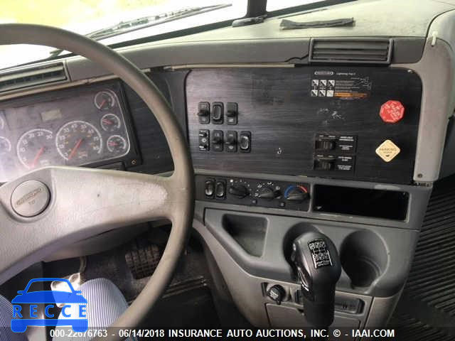 2004 FREIGHTLINER COLUMBIA COLUMBIA 1FUJA6CK84LM16585 image 4