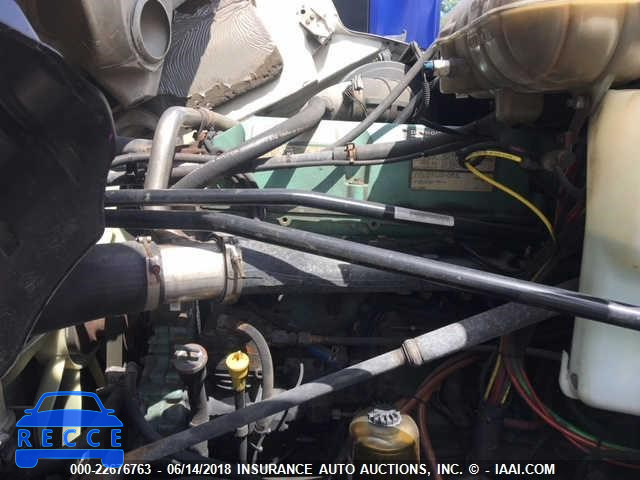 2004 FREIGHTLINER COLUMBIA COLUMBIA 1FUJA6CK84LM16585 image 8