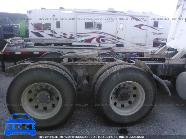 2001 FREIGHTLINER FLD FLD120 1FUJAHCG11PF96300 image 6