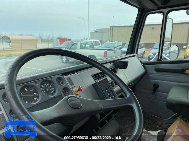2000 FREIGHTLINER MEDIUM CONVENTIONAL FL70 1FTPW14544KC06294 image 4