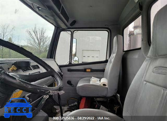 1998 FREIGHTLINER MEDIUM CONVENTIONAL FL112 1FVXTECB4WH987622 image 4