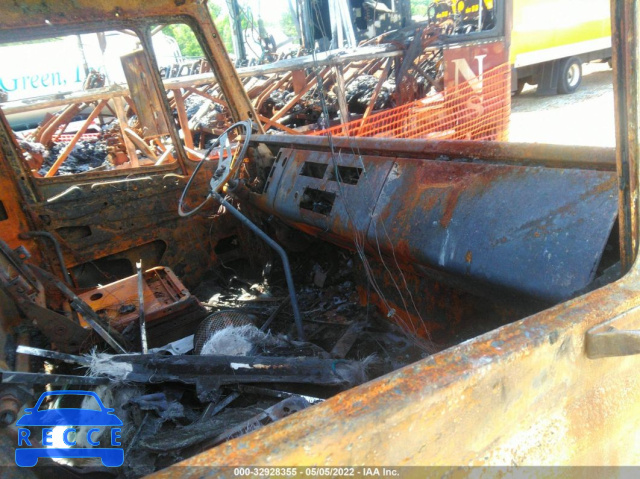 1998 FREIGHTLINER MEDIUM CONVENTIONAL FL70 1FV6HJAC1WH922471 image 4