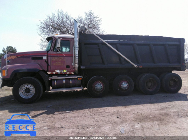 2000 MACK 700 CL700 1M2AD62C5YW010126 image 12