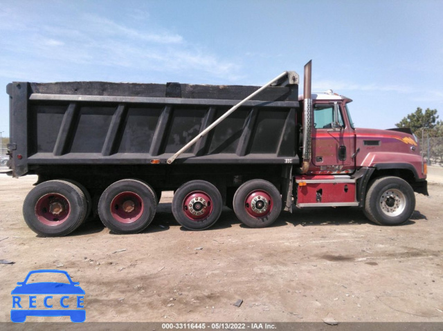2000 MACK 700 CL700 1M2AD62C5YW010126 image 13