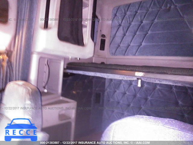 2000 FREIGHTLINER FLD FLD120 1FUPCSZB7YLB98894 Bild 7