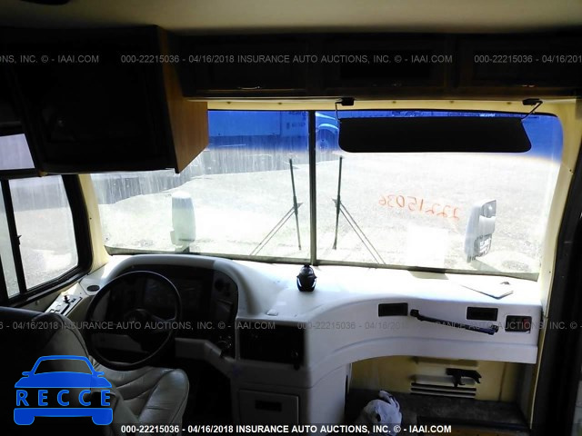 1999 FREIGHTLINER CHASSIS X LINE MOTOR HOME 4UZ6XFBC5XCB13028 image 4