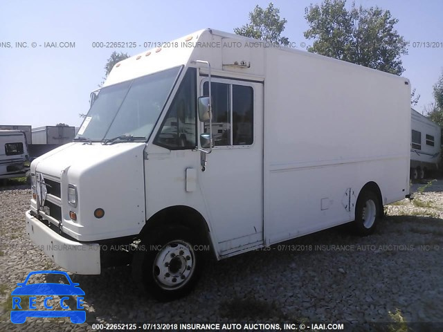 2000 FREIGHTLINER CHASSIS M LINE WALK-IN VAN 4UZA4FA40YCF82185 image 1