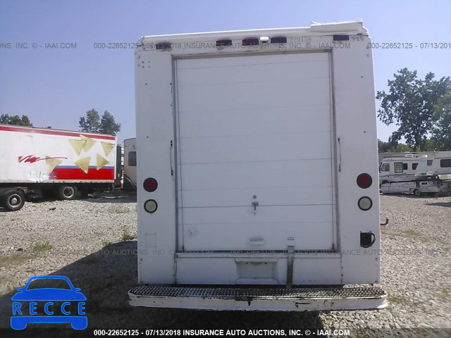 2000 FREIGHTLINER CHASSIS M LINE WALK-IN VAN 4UZA4FA40YCF82185 image 7