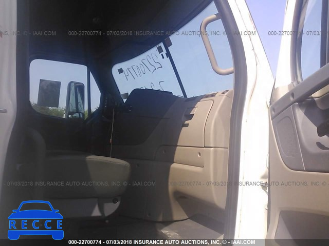 2013 FREIGHTLINER CASCADIA 125 3AKJGLDRXDSBZ6771 image 4