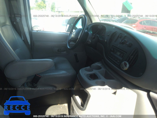 2002 FORD ECONOLINE CARGO VAN E150 VAN 1FTRE14222HB83996 image 4