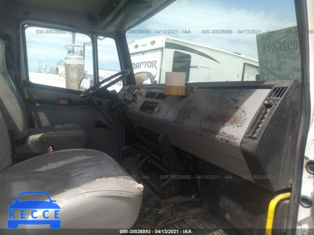 1998 FREIGHTLINER MEDIUM CONVENTIONAL FL70 1FV6HJAA2WH905435 image 4