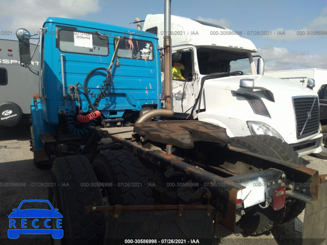 2002 FREIGHTLINER MEDIUM CONVENTIONAL FL80 1FUBBXAK22DJ69582 image 2