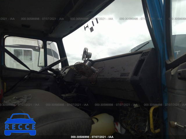 2002 FREIGHTLINER MEDIUM CONVENTIONAL FL80 1FUBBXAK22DJ69582 image 4