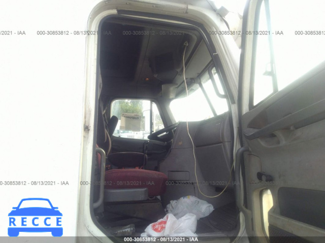 2002 FREIGHTLINER ST120 ST120 1FUJBBCG12LJ62765 image 4