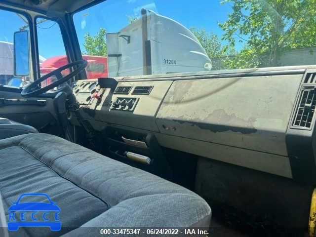 2000 FREIGHTLINER FL80 FL80 1FVXJLCB8YHB93044 image 4