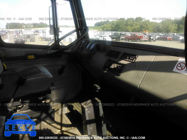 2000 FREIGHTLINER FL80 1FVXJFBB4YHF69130 image 4