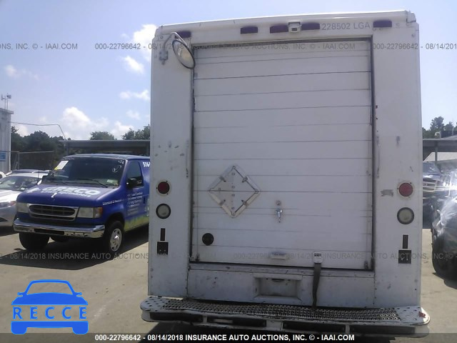 2000 FREIGHTLINER CHASSIS M LINE WALK-IN VAN 4UZA4FF40YCF81529 image 7