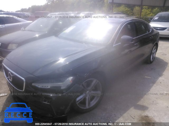 2018 VOLVO S90 T5/MOMENTUM LVY982AK5JP030673 image 1