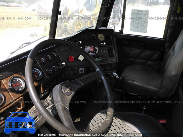 2005 FREIGHTLINER CONVENTIONAL CLASSIC 120 1FUJF6CG05DU28254 image 4