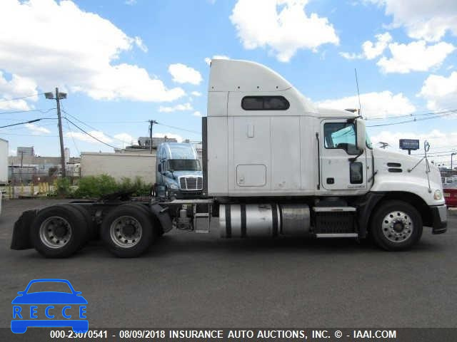 2011 MACK CXU613 CXU600 1M1AW09Y1BM015386 Bild 2