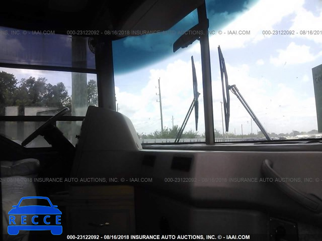 1999 FREIGHTLINER CHASSIS X LINE MOTOR HOME 4UZ6XJCA3XCB34573 image 4