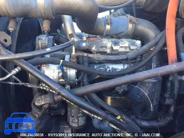 2005 MACK 700 CV700 1M2AG11C35M019782 image 8