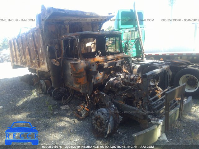 1999 MACK RD688S 1M2P267C3XM045637 Bild 0