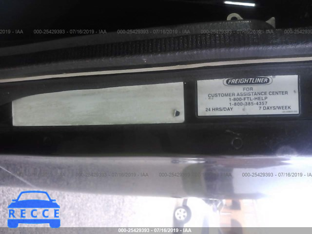 2004 FREIGHTLINER ST120 ST120 1FUJBBCKX4LM50792 image 8