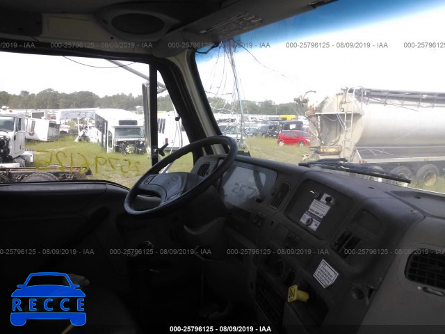 2006 STERLING TRUCK LT 8500 2FZHAWDC66AV17455 Bild 4