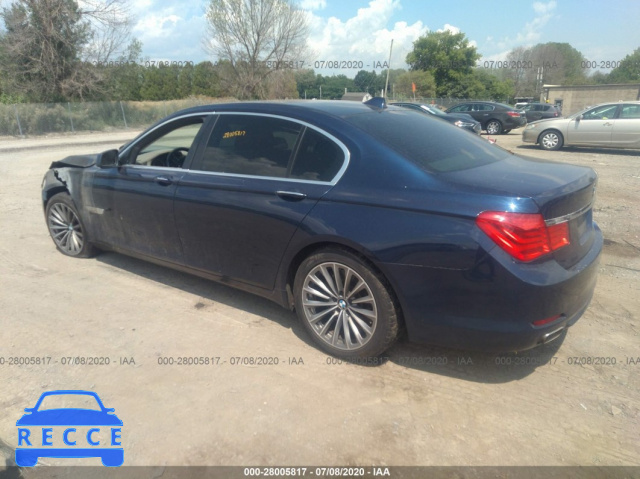 2011 BMW 7 SERIES LI WBAKB8C53BCY66198 Bild 2