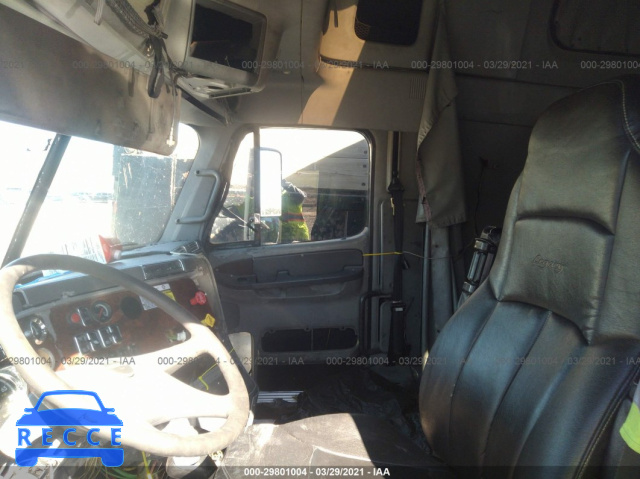 2002 FREIGHTLINER ST120 ST120 1FUJBBCG92LG44919 image 4