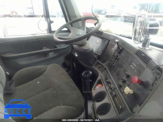 2004 FREIGHTLINER ST120 COLUMBIA 1FUJA6CK74LN59365 image 4