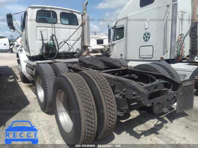 2000 STERLING TRUCK LT 9500 2FWYEDYB6YAG54084 image 2